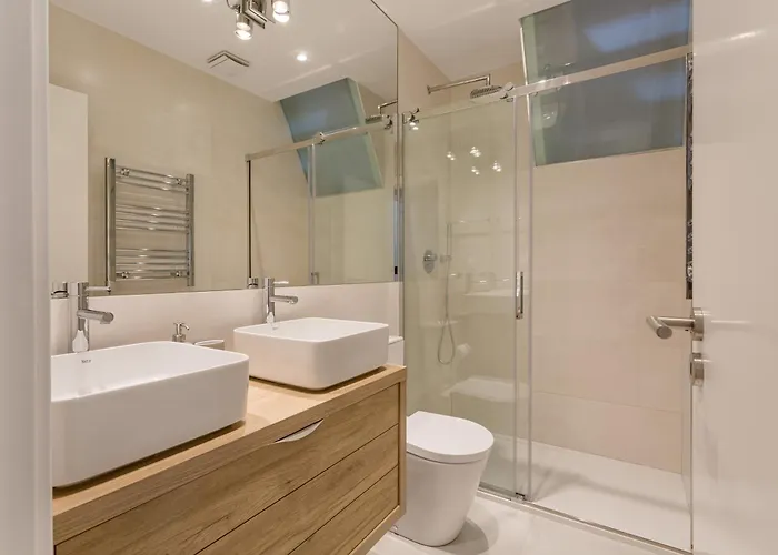 3br Duplex With Lift & Ac By Host For Us Διαμέρισμα