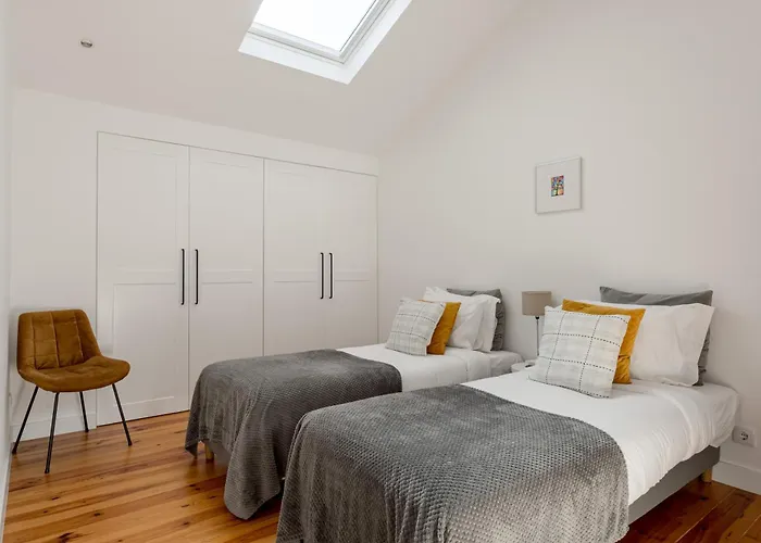 3br Duplex With Lift & Ac By Host For Us Διαμέρισμα *