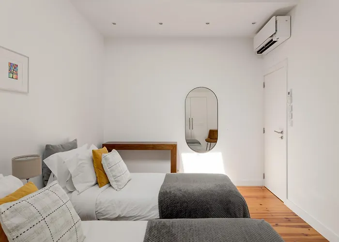 3br Duplex With Lift & Ac By Host For Us *